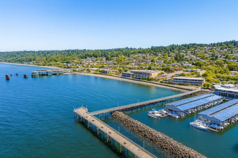 Local Building Raising in Edmonds, WA