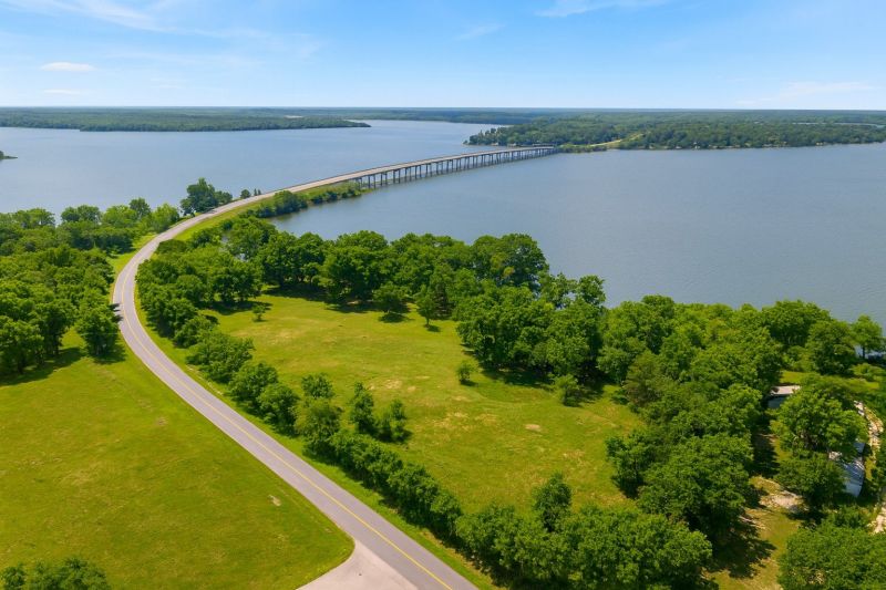 Local Building Raising in Grove, OK