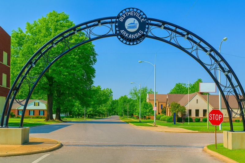 Local Building Raising in Blytheville, AR