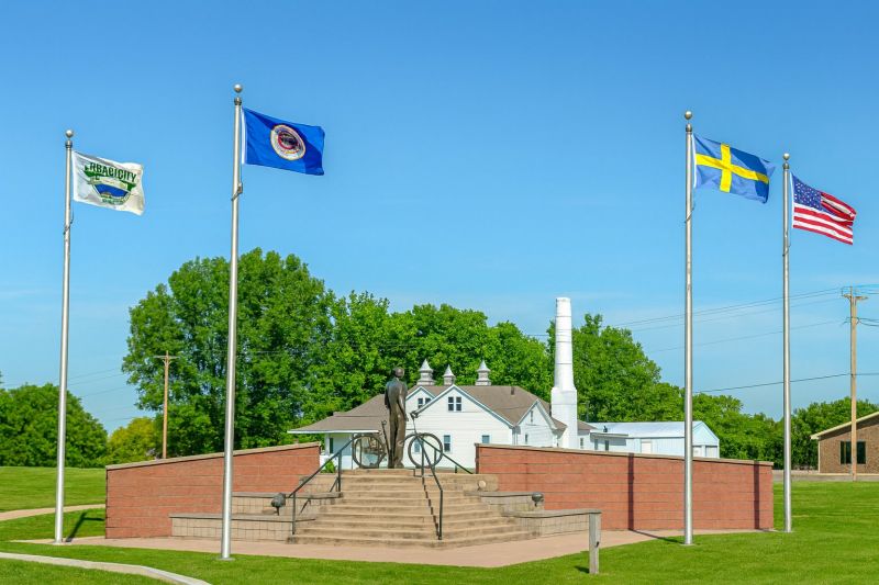 Local Building Raising in Chisago City, MN