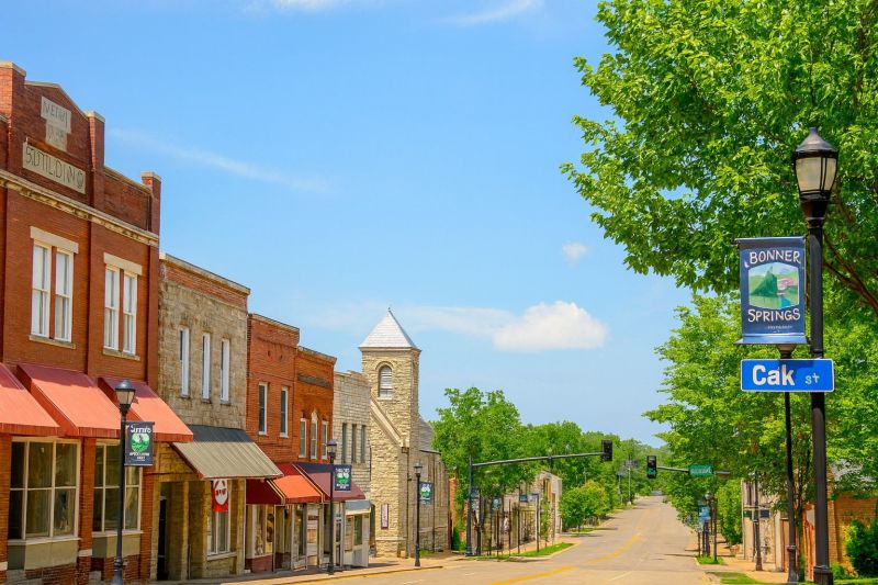 Local Building Raising in Bonner Springs, KS
