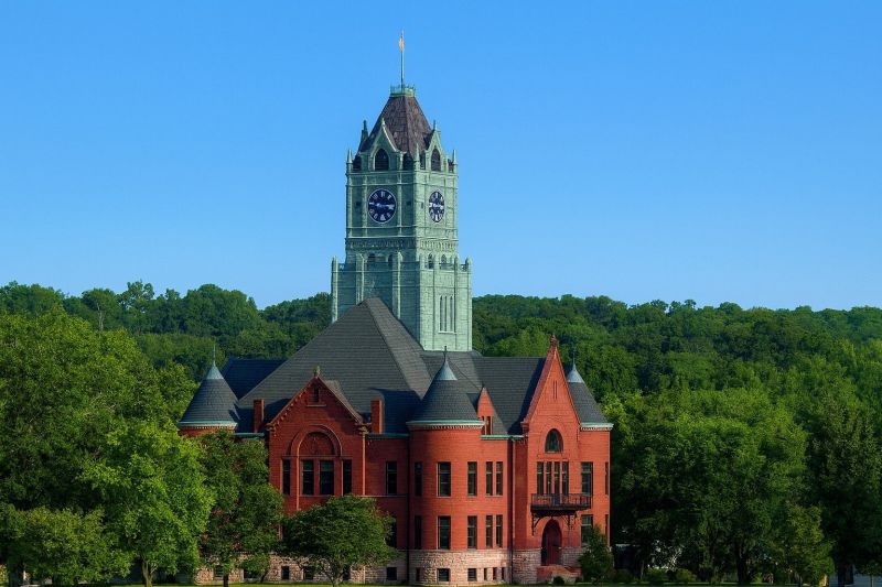 Local Concrete Foundation Leveling in Clinton, IA